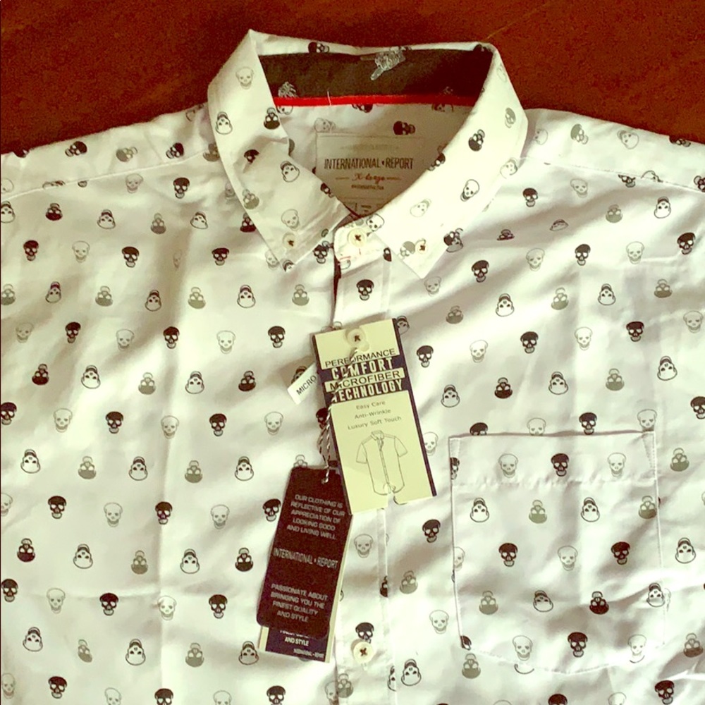 Short sleeve men’s skull button up